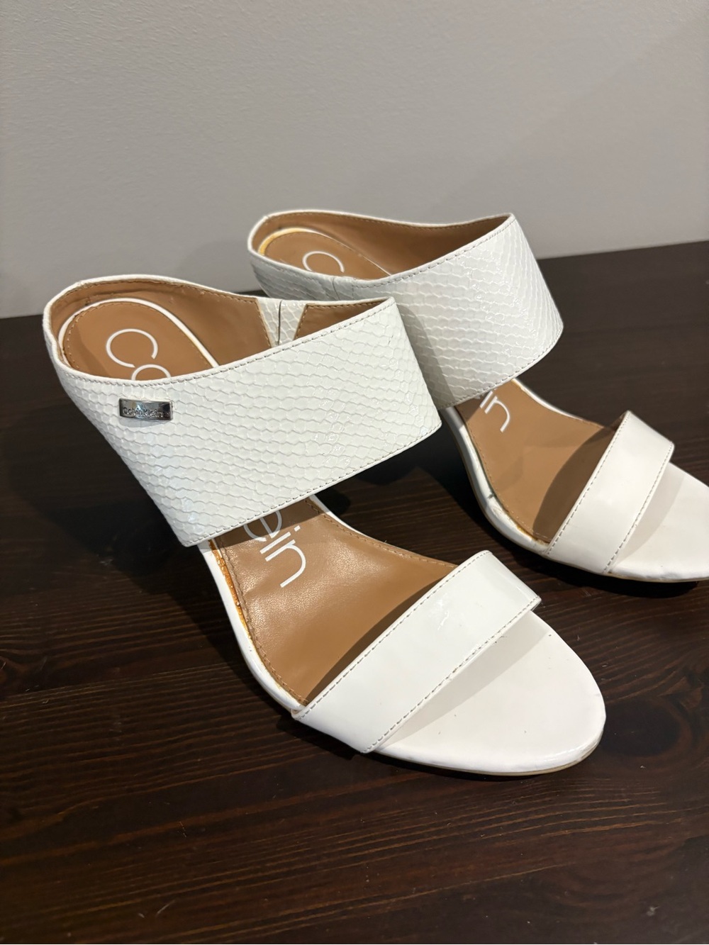 Calvin Klein White Textured Two-Band Slide Heels